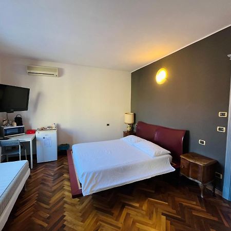 Viale Manzoni Hotel Sassuolo Exterior foto