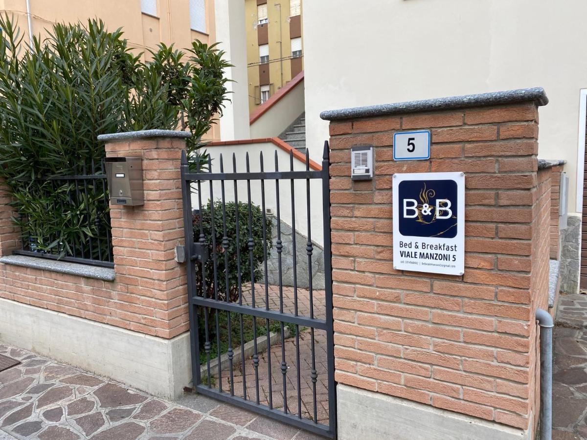 Viale Manzoni Hotel Sassuolo Exterior foto