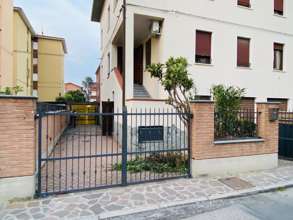 Viale Manzoni Hotel Sassuolo Exterior foto