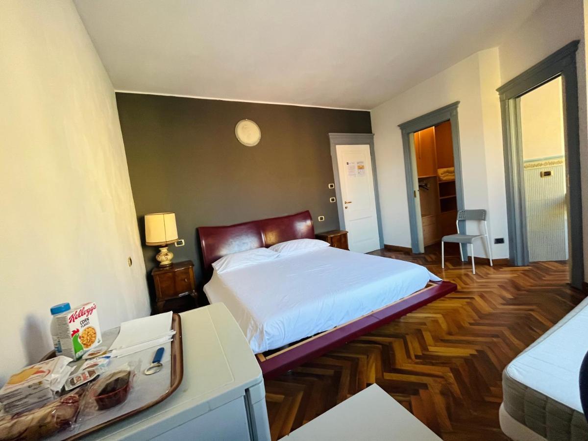Viale Manzoni Hotel Sassuolo Exterior foto
