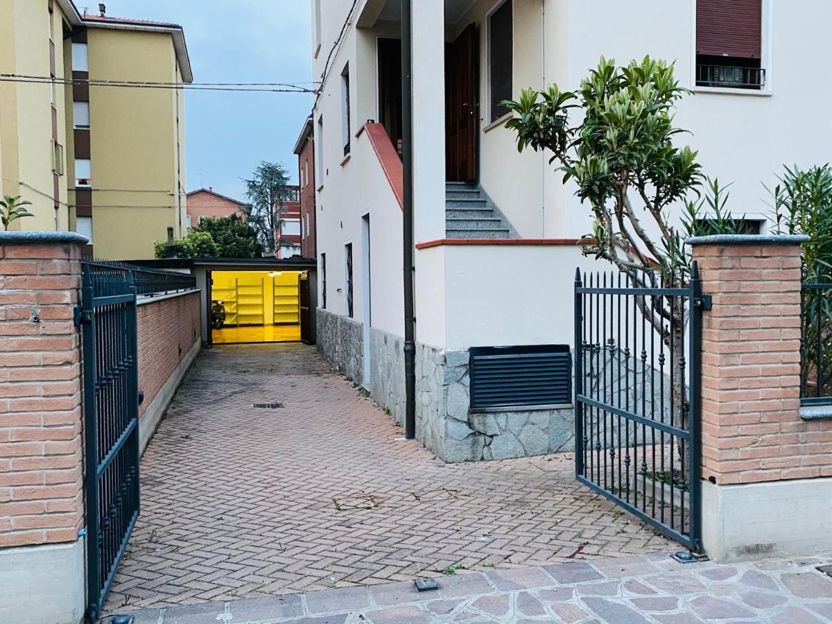 Viale Manzoni Hotel Sassuolo Exterior foto